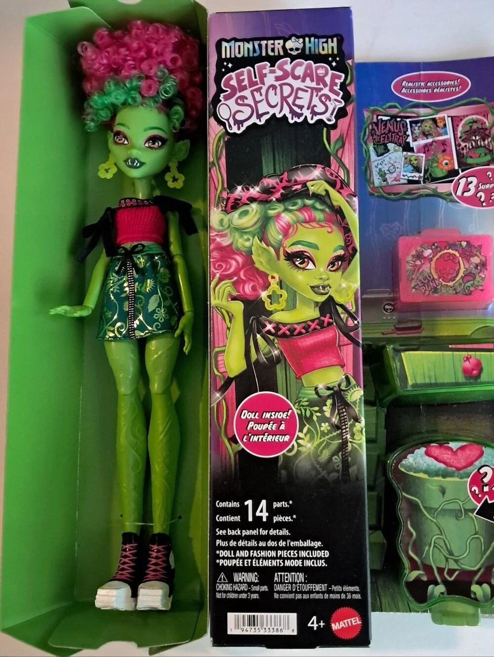 Monster High Venus FlyTrap Self-Scare Secrets, NIB, Pink and Green